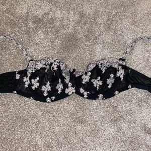 victoria’s secret sexy black bra